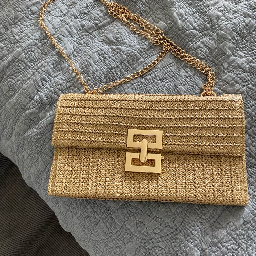 Chic Gold Woven Clutch with Chain Strap
